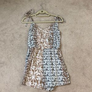 NEVER WORN Bcbgmaxazria Romper